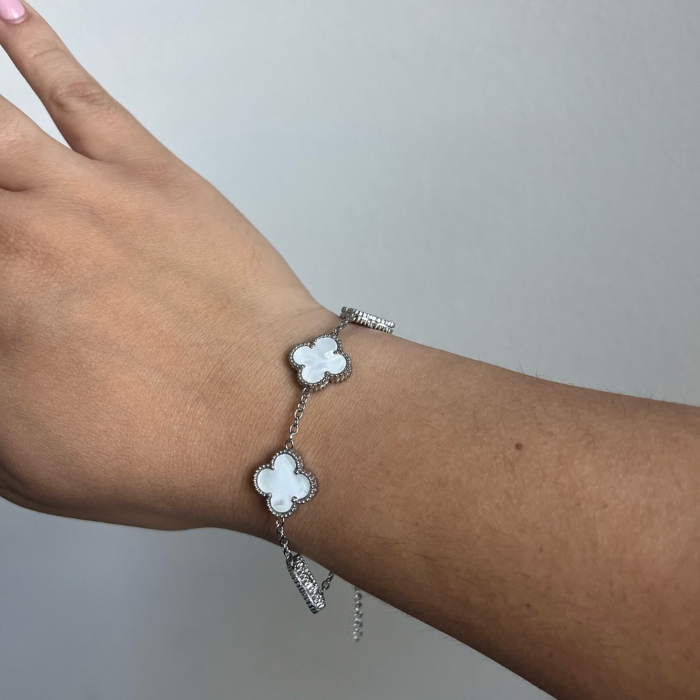 Chic Silver Reversible Clover Bracelet - image 1